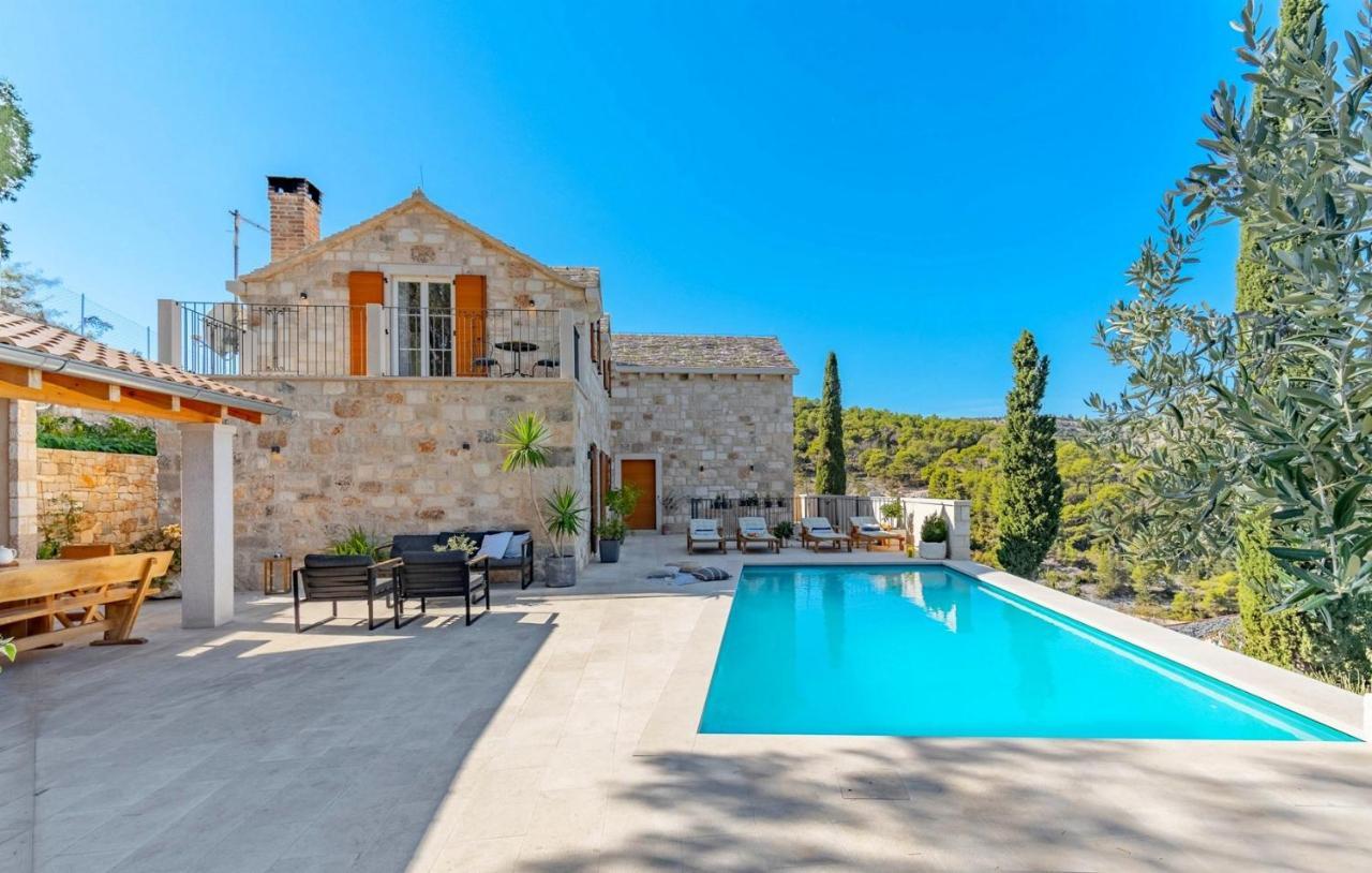 New Villa Ani! Traditional And Luxurious 4-Bedroom Villa With Heated Pool And Sea Views Постира Екстериор снимка