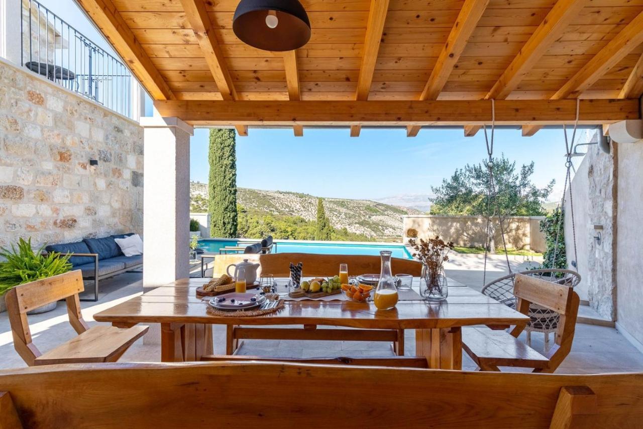 New Villa Ani! Traditional And Luxurious 4-Bedroom Villa With Heated Pool And Sea Views Постира Екстериор снимка