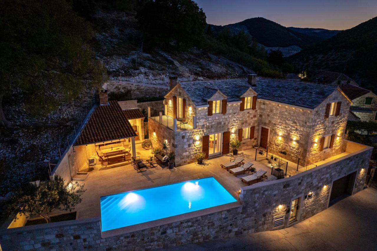 New Villa Ani! Traditional And Luxurious 4-Bedroom Villa With Heated Pool And Sea Views Постира Екстериор снимка