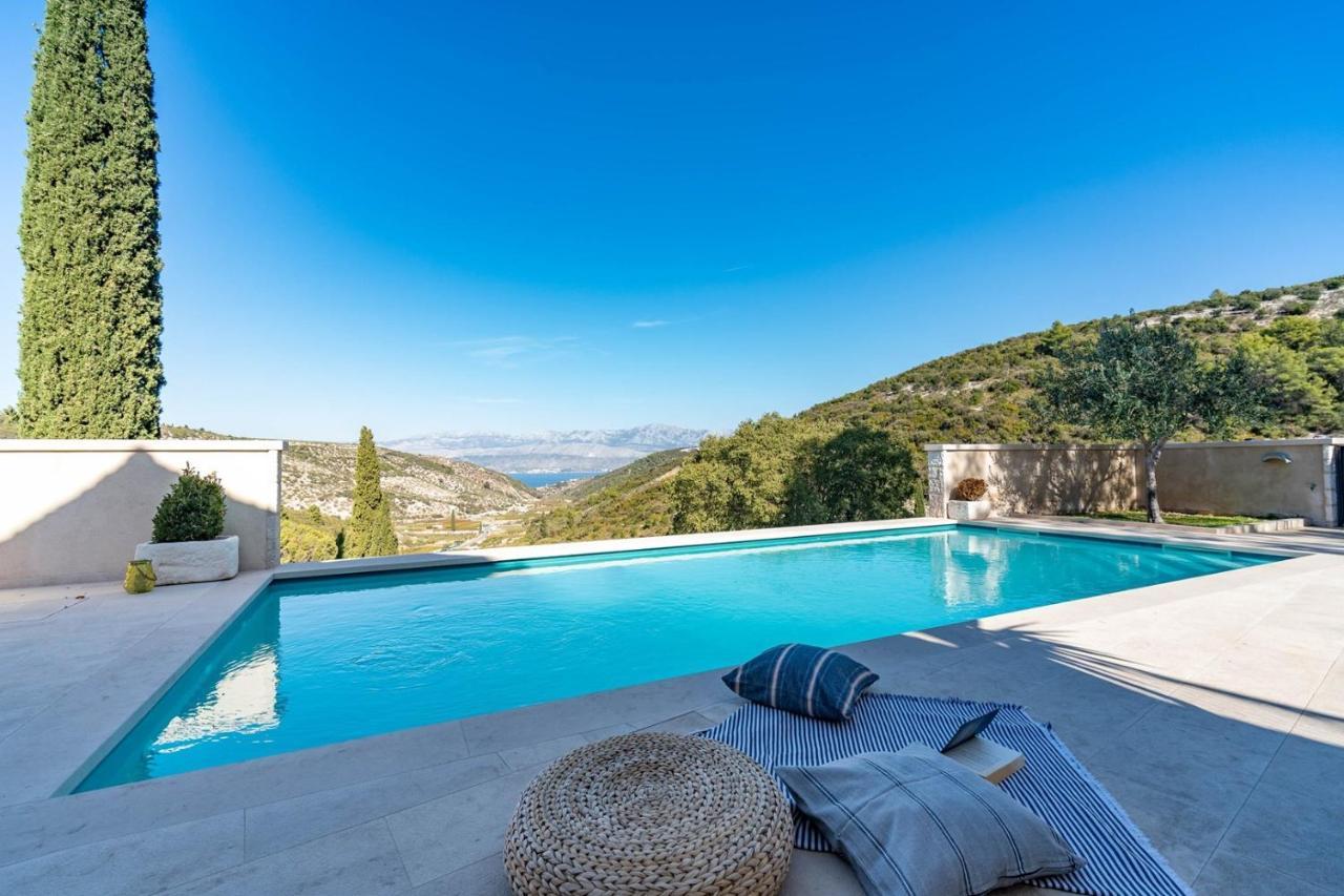 New Villa Ani! Traditional And Luxurious 4-Bedroom Villa With Heated Pool And Sea Views Постира Екстериор снимка
