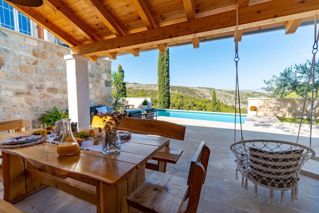 New Villa Ani! Traditional And Luxurious 4-Bedroom Villa With Heated Pool And Sea Views Постира Екстериор снимка
