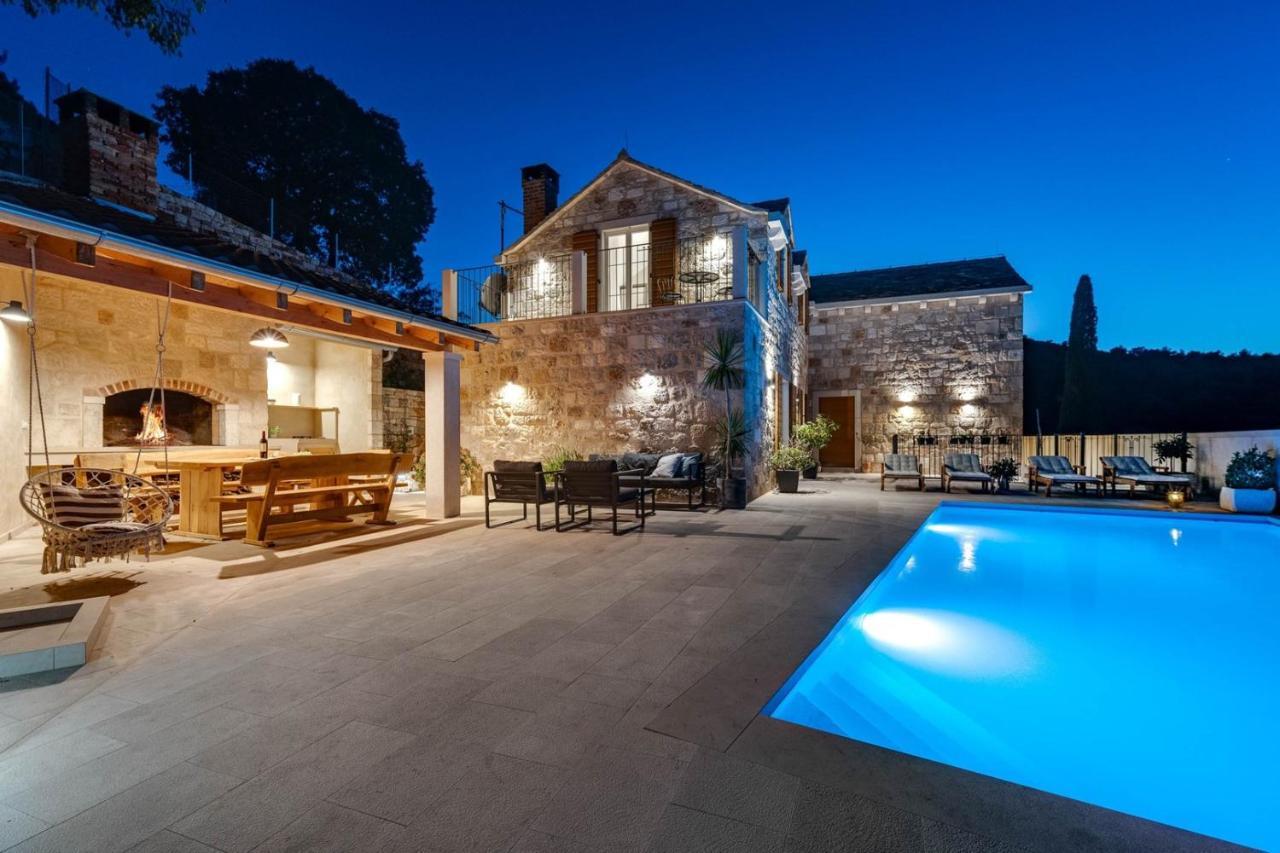 New Villa Ani! Traditional And Luxurious 4-Bedroom Villa With Heated Pool And Sea Views Постира Екстериор снимка