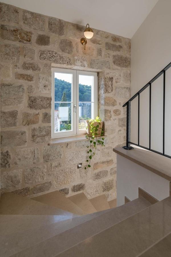 New Villa Ani! Traditional And Luxurious 4-Bedroom Villa With Heated Pool And Sea Views Постира Екстериор снимка
