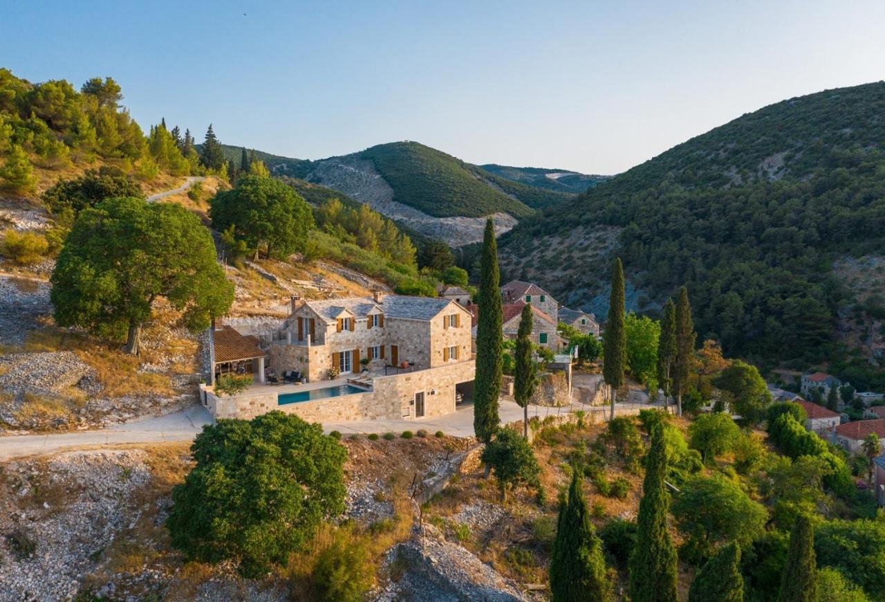 New Villa Ani! Traditional And Luxurious 4-Bedroom Villa With Heated Pool And Sea Views Постира Екстериор снимка