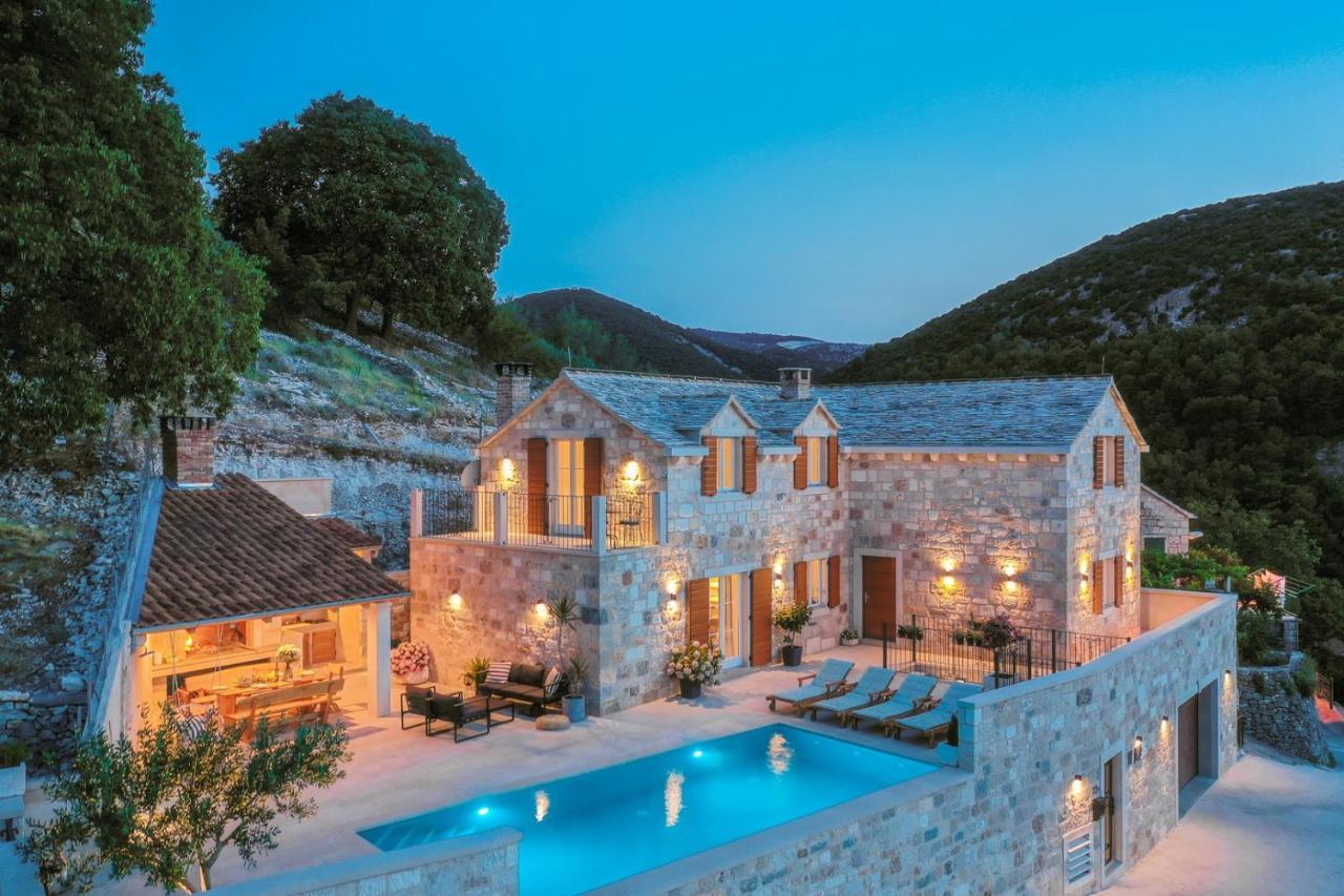 New Villa Ani! Traditional And Luxurious 4-Bedroom Villa With Heated Pool And Sea Views Постира Екстериор снимка