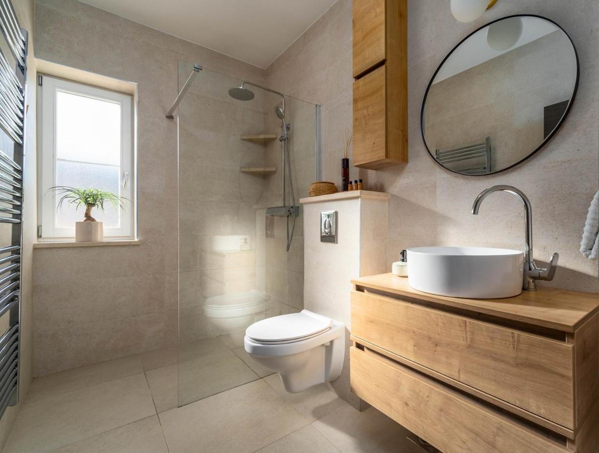 New Villa Ani! Traditional And Luxurious 4-Bedroom Villa With Heated Pool And Sea Views Постира Екстериор снимка