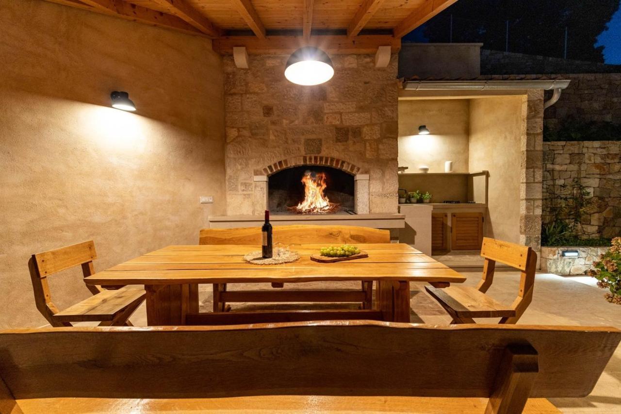 New Villa Ani! Traditional And Luxurious 4-Bedroom Villa With Heated Pool And Sea Views Постира Екстериор снимка