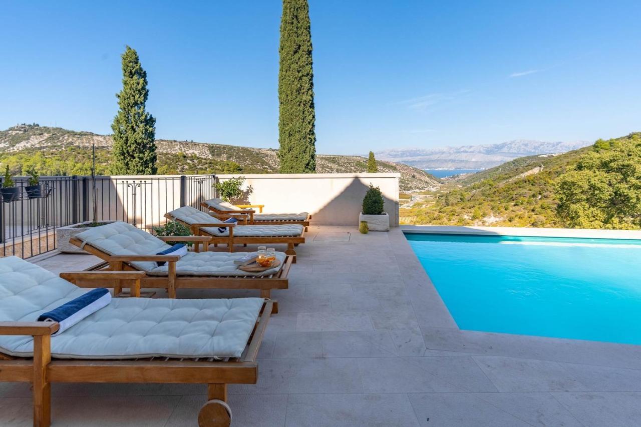 New Villa Ani! Traditional And Luxurious 4-Bedroom Villa With Heated Pool And Sea Views Постира Екстериор снимка